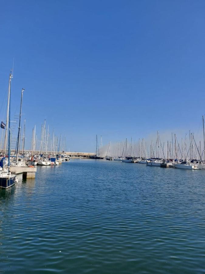 巴达洛纳 Precioso Barco En Barcelona酒店 外观 照片