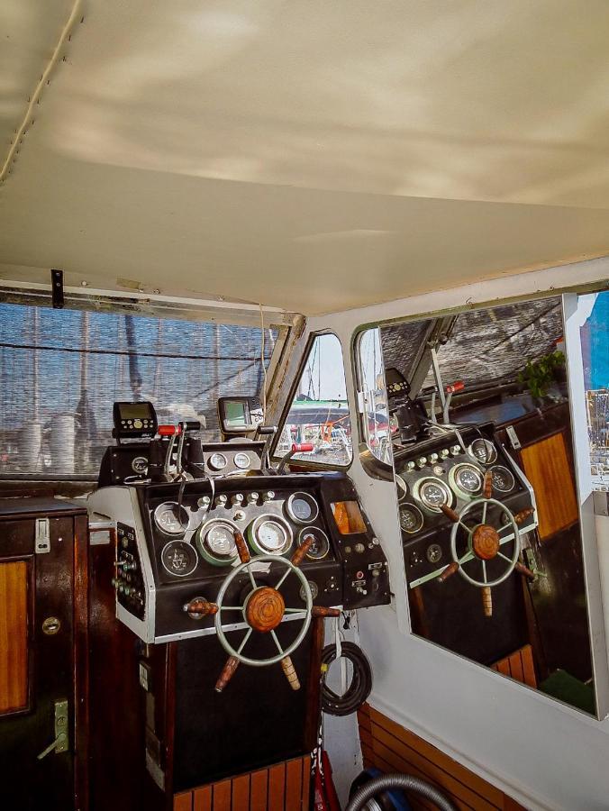 巴达洛纳 Precioso Barco En Barcelona酒店 外观 照片