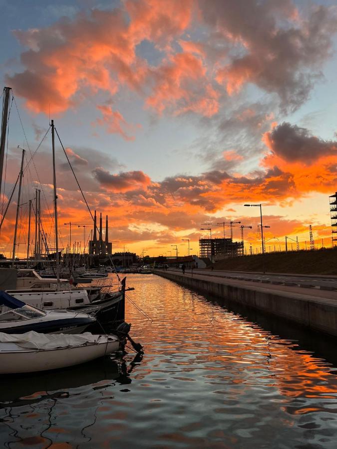 巴达洛纳 Precioso Barco En Barcelona酒店 外观 照片